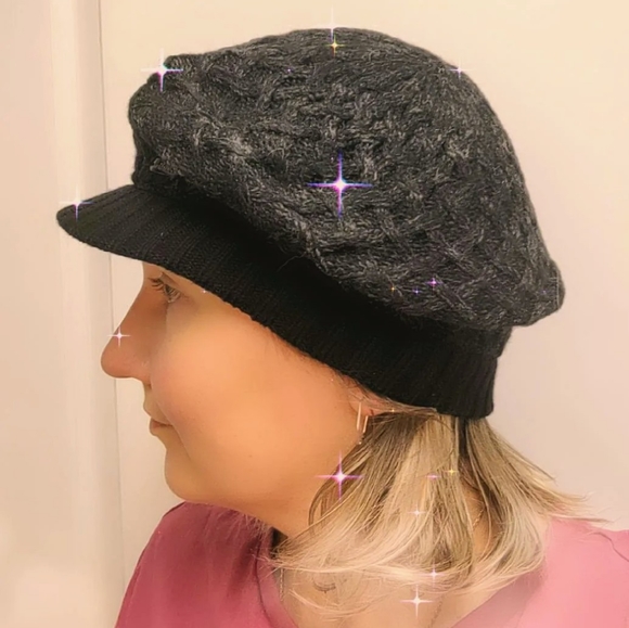 Woman hat Calvin Klein - Picture 3 of 7